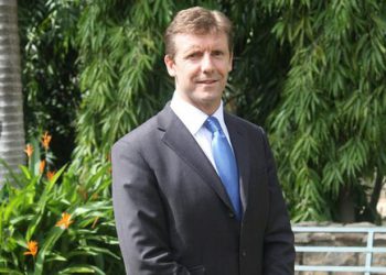 باڵیۆزی بەریتانیا گەڕایەوە تاران