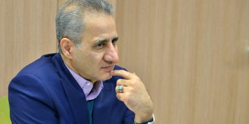 شارەزایەکی ئابوری: حکومەتی عێراق نابێت موڵەتی دەستێوەردانی زیاتر لە کاروباری دارایی خۆی بە ئەمریکا بدات