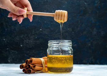 خواردنی هەنگوین و دارچین کۆمەڵە سوودێکی تەندرووستیی هەیە