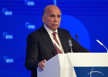 فۆئاد حوسێن: بۆ بەردەوامی کڕینی غاز و کارەبای ئێران گڵۆپی سەوزمان وەرگرتووە