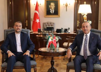 ئەمیر عەبدوڵڵاهیان: تیمی پزیشکی و فریاگوزاریی ئێران ڕەوانەی تورکیا دەکرێت