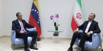 ئێران و ڤەنزوێلا لە بواری نەوتدا پەرە بە هاوکارییەکانی نێوانیان دەدەن