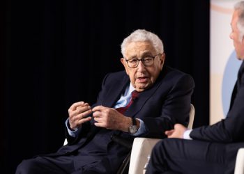 کسینجەر: ئەمریکا تووشی کەلێن و ناکۆکی ناوخۆیی بووەتەوە