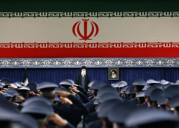 حەزرەتی ئایەتوڵڵا خامنەیی: 22 ی ڕێبەندانی ئەمساڵ هێمای یەکڕیزی نیشتمانی و پووچەڵکردنەوەی ستراتیژی دوژمنانە