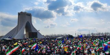 گەلی ئێران خرۆشا / جەژنی شۆڕشی ئیسلامی لە تەمەنی 44 ساڵی / شکستی دووبارەی دوژمنان / گیان فیدای ئێران