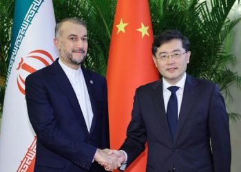 وەزیری دەرەوەی چین: دۆسیەی ناوەکی ئێران پێویستی بە چارەسەری دیپلۆماسییە