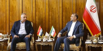 کۆبوونەوەی مستەفا کازمی و وەزیری دەرەوەی ئێران لە تاران