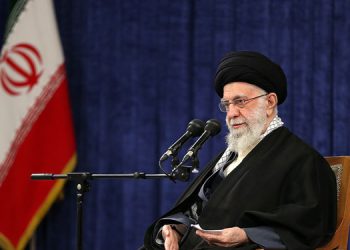 حەزرەتی ئایەتوڵڵا خامنەیی: کەس ناتوانێت حاشا لە بەهێزبوونی جەماوەریی کۆماری ئیسلامی ئێران بکات