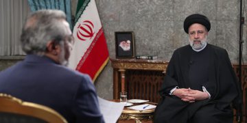 ئایەتوڵڵا ڕەئیسی: سەرەڕای هەموو هەڕەشە و گەمارۆکان، ئابوری ئێران بەرەو گەشەسەندن دەڕوات