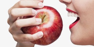 ئەو 4 میوەی ڕۆڵیان لە دابەزینی کێشدا هەیە