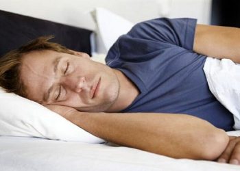 خەوتن لە بەردەم ڕووناکیدا کاریگەری نەرێنی هەیە