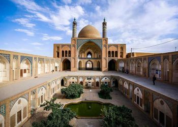 مزگەوت و خوێندنگەی ئاغا گەورەی کاشان لە ئێران