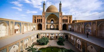 مزگەوت و خوێندنگەی ئاغا گەورەی کاشان لە ئێران