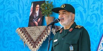 هێزی گەلی ئێران بەردەوام شکستی بە دوژمن هێناوە