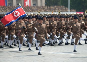 کۆریای باکور: 800 هەزار خۆبەخش بۆ شەڕی دژ بە ئەمریکا ئامادەن