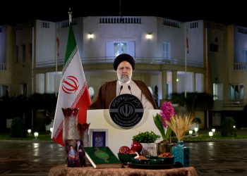 ئایەتوڵڵا ڕەئیسی: ساڵی 1401 ساڵی قارەمانیی گەلی ئێران بوو