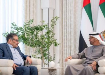 بن زاید بۆ شەمخانی: ئامادەین ناکۆکییەکان لە گەڵ ئێران چارەسەر بکەین