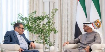 بن زاید بۆ شەمخانی: ئامادەین ناکۆکییەکان لە گەڵ ئێران چارەسەر بکەین