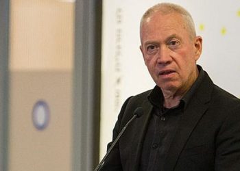 وەزیری شەڕی کابینەی ڕژێمی زایۆنیستی دوور خرایەوە