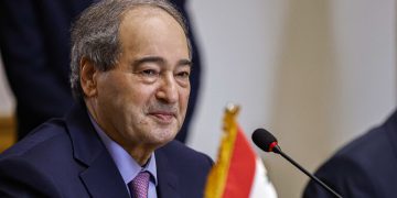 فەیسەڵ مێقداد: بە دڵنیاییەوە سوریا وەڵامی هێرشەکانی ڕژێمی زایۆنیستی دەداتەوە
