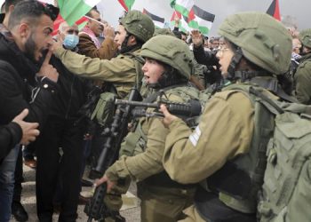 پەرلەمانتارێکی لوبنان: ئیسرائیل بچووکتر لەوەیە کە شەڕی ئێران بکات