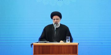 ئایەتوڵڵا ڕەئیسی: لە سەدا 95 ی دەرمانی پێویستی ئێران بەرهەمی ناوخۆیە