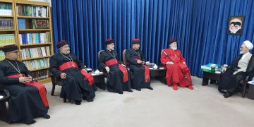 ئایەتوڵڵا ئەعرافی: ڕێبەری مەزنی شۆڕشی ئیسلامی ئێران ڕێزی تایبەت لە مەسیحییەکان دەگرن