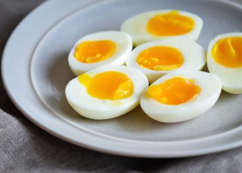 سپێنەی هێلکە چ سوودێکی لە ڕووی تەندرووستییەوە هەیە؟