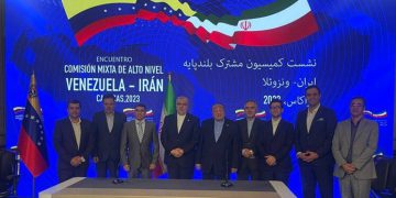 ئێران و ڤەنزوێلا چەندین گرێبەستی نەوتییان واژۆ کرد