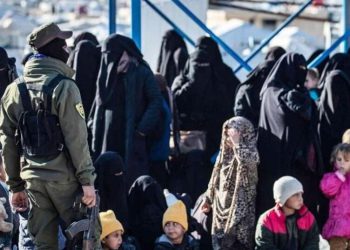 کەمپی هۆل، کارتی گوشاری ئەمریکا لە دژی حکومەتی عێراق