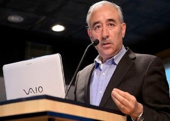 جێگری وەزیری نەوتی ئێران: بە سەر سزا و گەمارۆکاندا زاڵ دەبین