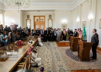 کۆنگرەی ڕۆژنامەوانی وەزیرانی دەرەوەی ئێران و سعوودیە لە تاران