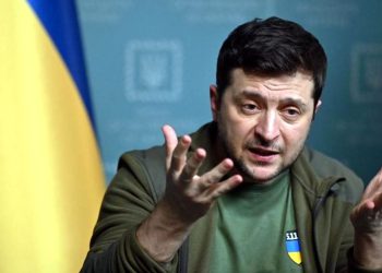 زیلنسکی زیاتر لە قەبارەی خۆی قسە دەکات