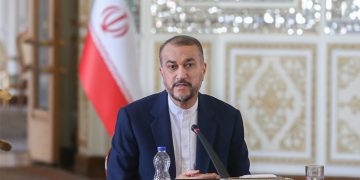 ئەمیر عەبدوڵڵاهیان: باڵیۆزی نوێی سوید وەرناگرین