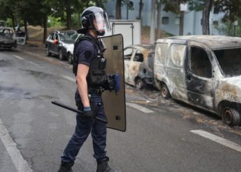 ئایا فەرەنسا بەرەو شۆڕشێکی دیکە دەڕوات؟