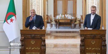 کۆنگرەی ڕۆژنامەوانی وەزیرانی دەرەوەی ئێران و جەزایر لە تاران
