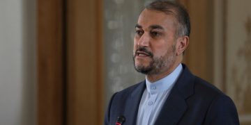 ئێران: دەستپێشخەری نوێمان لە لایەن عۆمانەوە بۆ دانوستانەکانی ناوەکی پێگەیشتووە