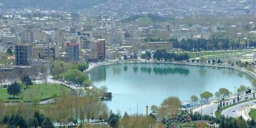 دەریاچەی کێو لە شاری خوڕەم ئاوا