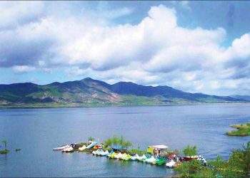 دەریاچەی زرێوار؛ جوانییەکی هەتا هەتایی