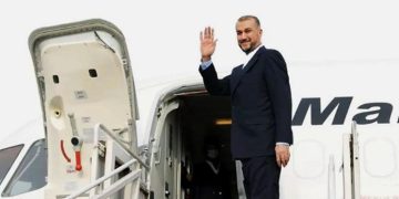 وەزیری دەرەوەی ئێران بە سەردانێک لە ژاپۆنە