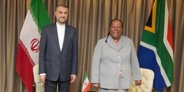 وەزیری دەرەوەی ئەفریقای باشور: پەیوەندییەکی بەهێزمان لە گەڵ ئێران هەیە
