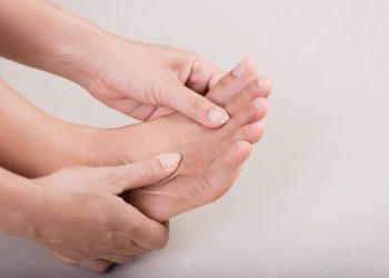 ئایا سڕبوونی دەست و قاچەکان مەترسیدارە؟