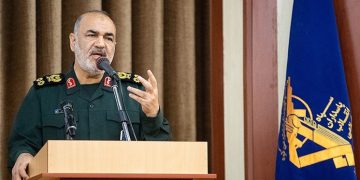 فەرماندەی سوپای پاسداران: دوژمن کەم هێز و لاواز بووە