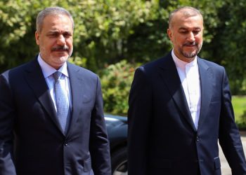 هاکان فیدان: لە داهاتوویەکی نزیکدا پێشوازی لە ئایەتوڵڵا ڕەئیسی لە تورکیا دەکەین