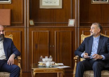 کۆبوونەوەی بافڵ تاڵەبانی و وەزیری دەرەوەی کۆماری ئیسلامی ئێران