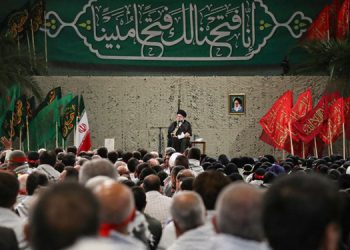 حەزرەتی ئایەتوڵڵا خامنەیی: تەواوی زلهێزەکانی جیهان لە شەڕی هەشت ساڵەدا هاوکاری سەدامیان دەکرد