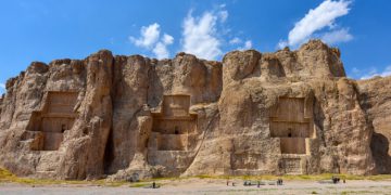 نەخشی ڕۆستەم؛ ئاسەوارێکی بەنرخ و دێرین لە ئێران
