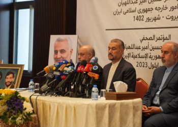 ئەمیر عەبدوڵڵاهیان بۆ مەکرۆن: چارەسەری کێشەکانی فەرەنسا بکە نەک دەستێوەردان لە کاروباری وڵاتانی دیکە