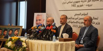 ئەمیر عەبدوڵڵاهیان بۆ مەکرۆن: چارەسەری کێشەکانی فەرەنسا بکە نەک دەستێوەردان لە کاروباری وڵاتانی دیکە