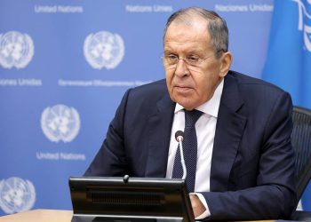 لاوڕۆڤ: ئێران هەوڵی بەدەستهێنانی چەکی ناوەکی نادات